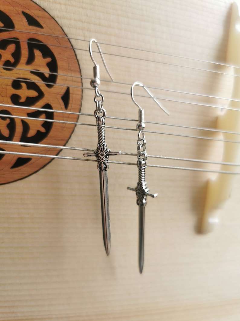 silver sword earrings the book of knights image 6