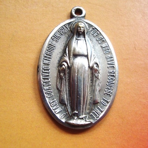 Vintage Miraculous Medal Virgin Mary English Wording