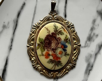 Vintage Cameo Pendant for Necklace
