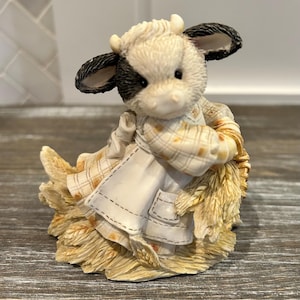 Mary&#39;s Moo Moos Cow Figurine: &quot;Outstanding In Your Own Field&quot; Enesco Collectible