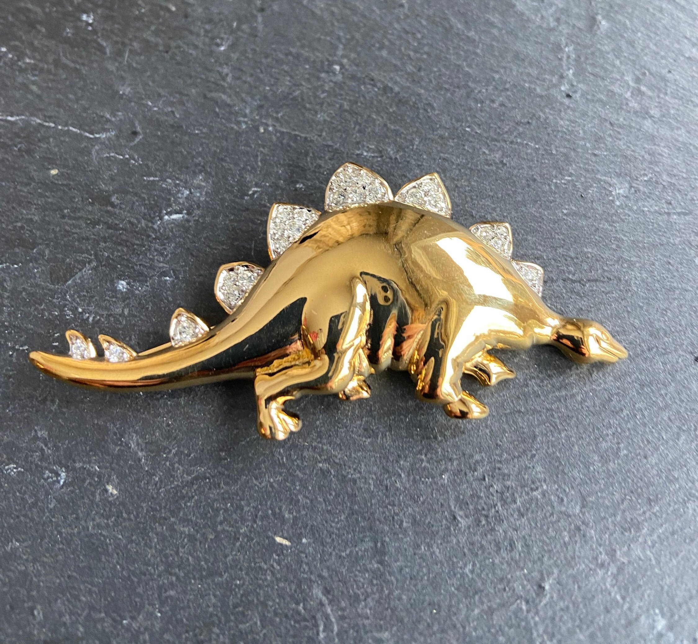 Gorgeous Dinosaur Diamante Brooch coloured stones matt gold metal NEW gift 