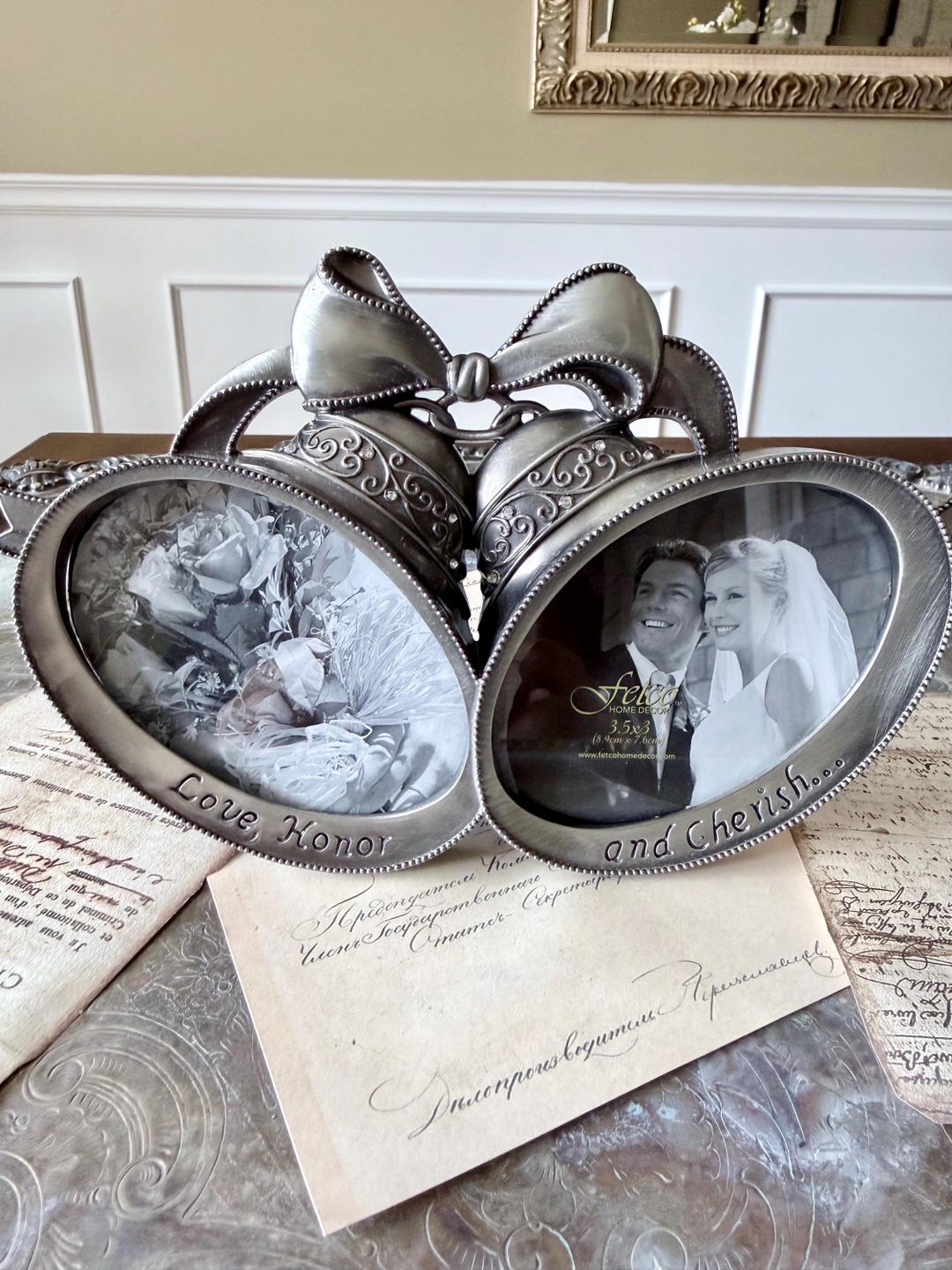 Double Wedding Bell Photo Frame: 
