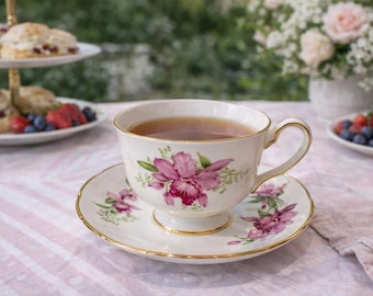 Taza y platillo de porcelana fina vintage Grosvenor Orchid - Hecho en Inglaterra