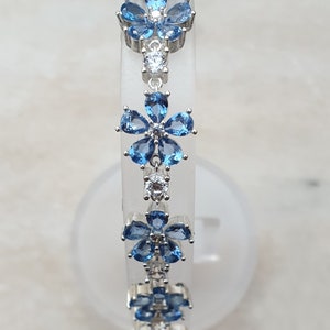 Forget Me Knot Masonic Silver Bracelet – Light Blue Stones