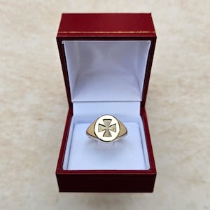Knight Templar Masonic Ring - 9K Gold