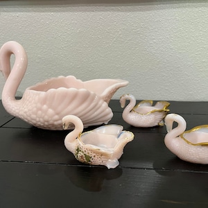 Cambridge Tuscan Pink Milk Glass Swans Set Of 4- RARE