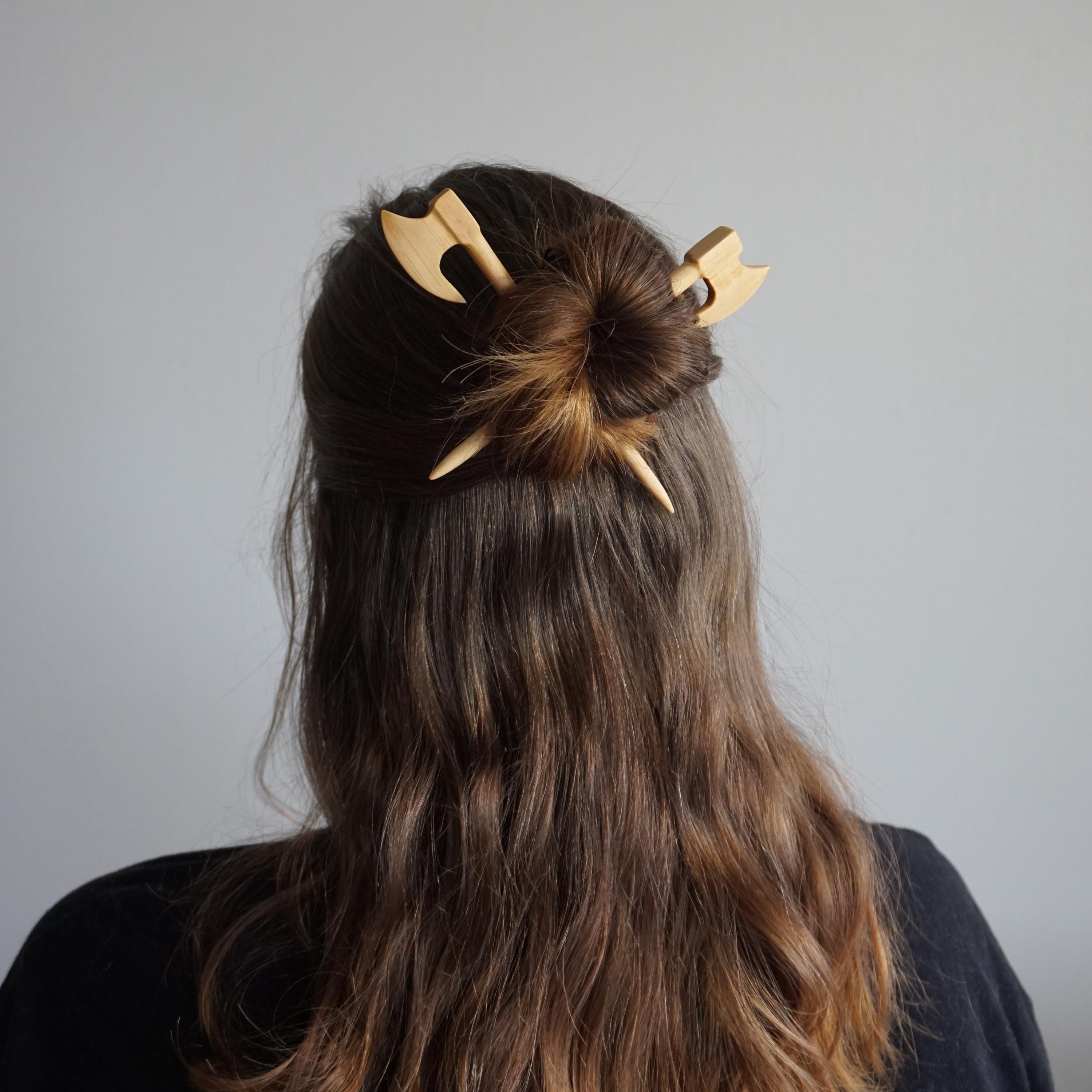 Axt Haarnadel, Set von zwei handgemachten Holz Haarnadel, Haarschmuck, Hochzeit Haarschmuck