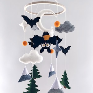 Bat baby mobile, Bat nursery mobile, Hanging bat, Halloween baby mobile, Halloween decor, Halloween decorations, Black and white baby mobile