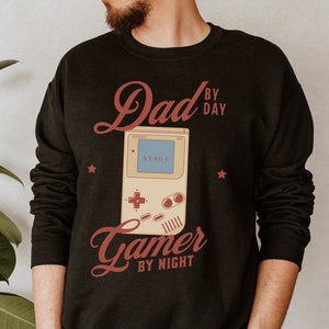 Fathers Day Sweatshirt - Retro Gamer 1980s Pullover - Vintage Video Game Dad Unisex Sweater