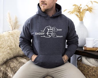 Bluza z kapturem "Tata Pięść Bump", prezenty na Dzień Ojca, bluza z kapturem "Dziadek Pięść Bump", spersonalizowany tata, bluza z kapturem "Dziadek", sweter dla nowego taty, bluza z kapturem z imionami dla dzieci