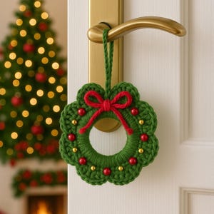 Crochet Wreath Pattern - Easy Christmas Tree Decoration & Ornament PDF for Beginners - Holiday Craft DIY