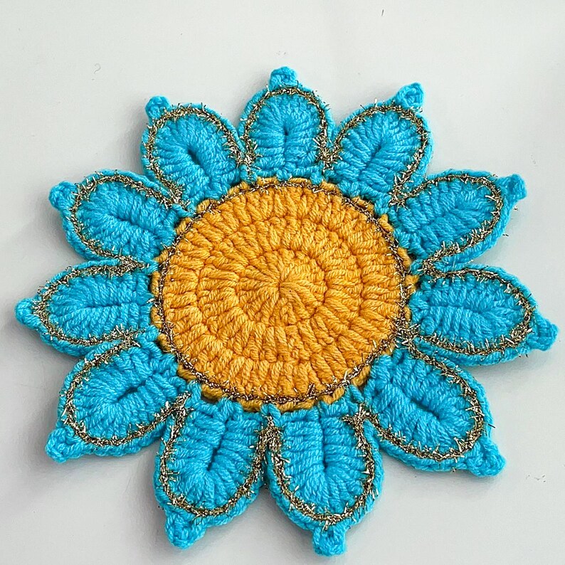 Crochet Flower Coaster Pattern PDF, Blue Petal Mug Rug Design, Handmade Cup Mat Tutorial, English & German image 12