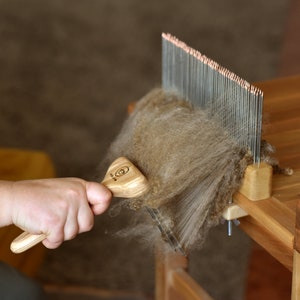 Wool hackle kit 30cm. Wool combs and leather covers, diz.