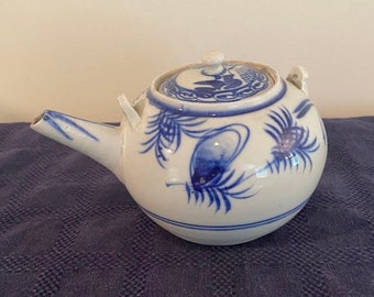 Chinese Asian Blue and White Teapot Antique Porcelain Ceramic Detailed Hand Painted