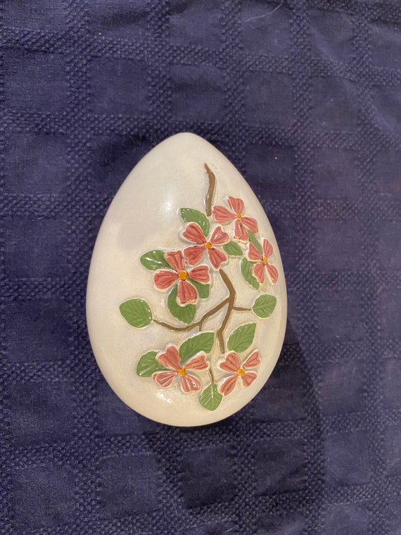 Vintage 1975 Bell Ceramics Decorated Egg Trinket … - image 7