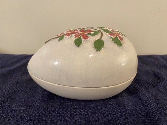Vintage 1975 Bell Ceramics Decorated Egg Trinket … - image 4