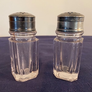 Depression Glass Salt Pepper Shaker Uranium Glass Plated Chrome Tops
