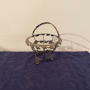 Small Decorative Metal Basket with Pivoting Handle 4&quot; Grape and Leave Design