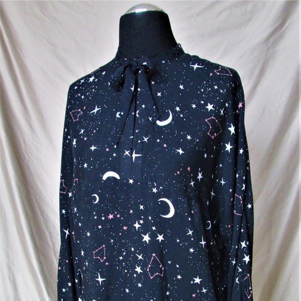 Unikat Bluse Schluppenbluse schwarz Gothic Sterne Sternzeichen Astrologie Dobby Sternenhimmel Nachthimmel