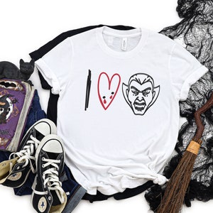 I Love Dracula T-shirt, Vampire Shirt, Horror T-shirt, Cool Vampire Shirt, Vampire Love T-shirt, Halloween Shirt, Horror Graphic Tee,