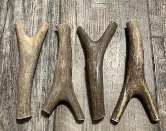 Paquete de 4 masticables de astas para perros, astas de ciervo premium de Montana. ¡Envío gratis!