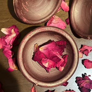 Aker Fassi ~ Made in Morocco, natural blush & lip stain ~ organic makeup ~ dried poppy petals and pomegranates ~  plant-based beauty ritual