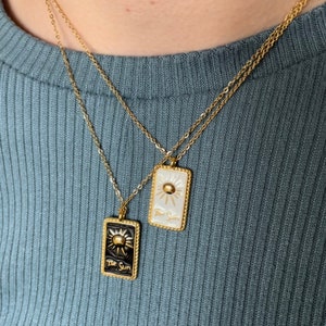 Collier carte de tarot • Collier soleil en or 18 carats • Sans ternissement • Collier waterproof • Charm soleil • Collier bohème • Cadeau pour elle