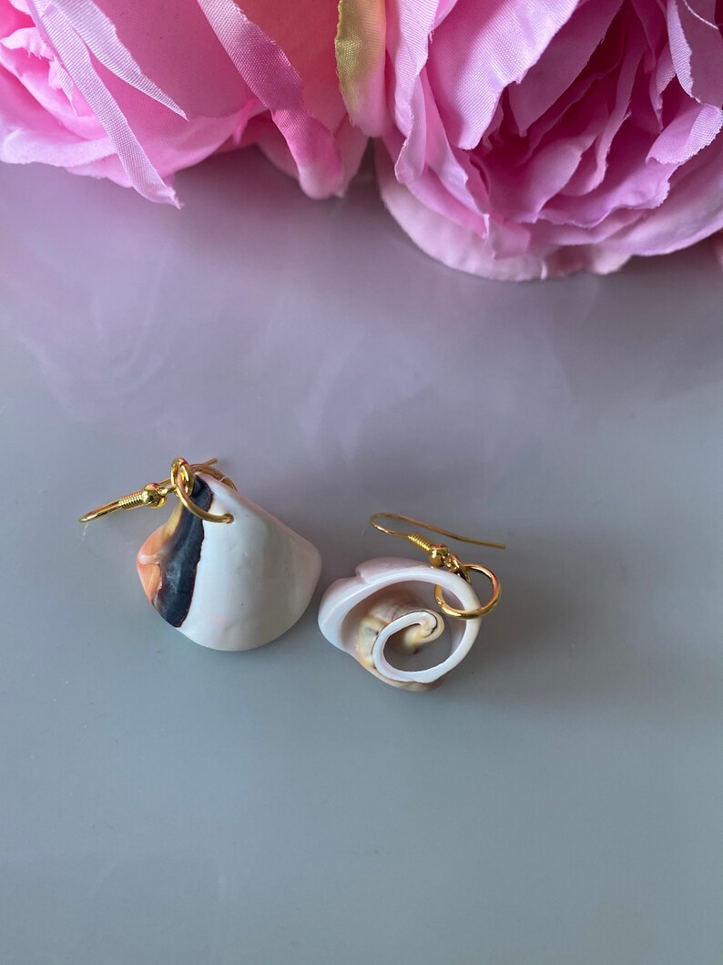 Shell earrings Beach earrings White earrings Sea earrings dangling earrings Dangle Shell earrings Earrings for beach, Clam earrings