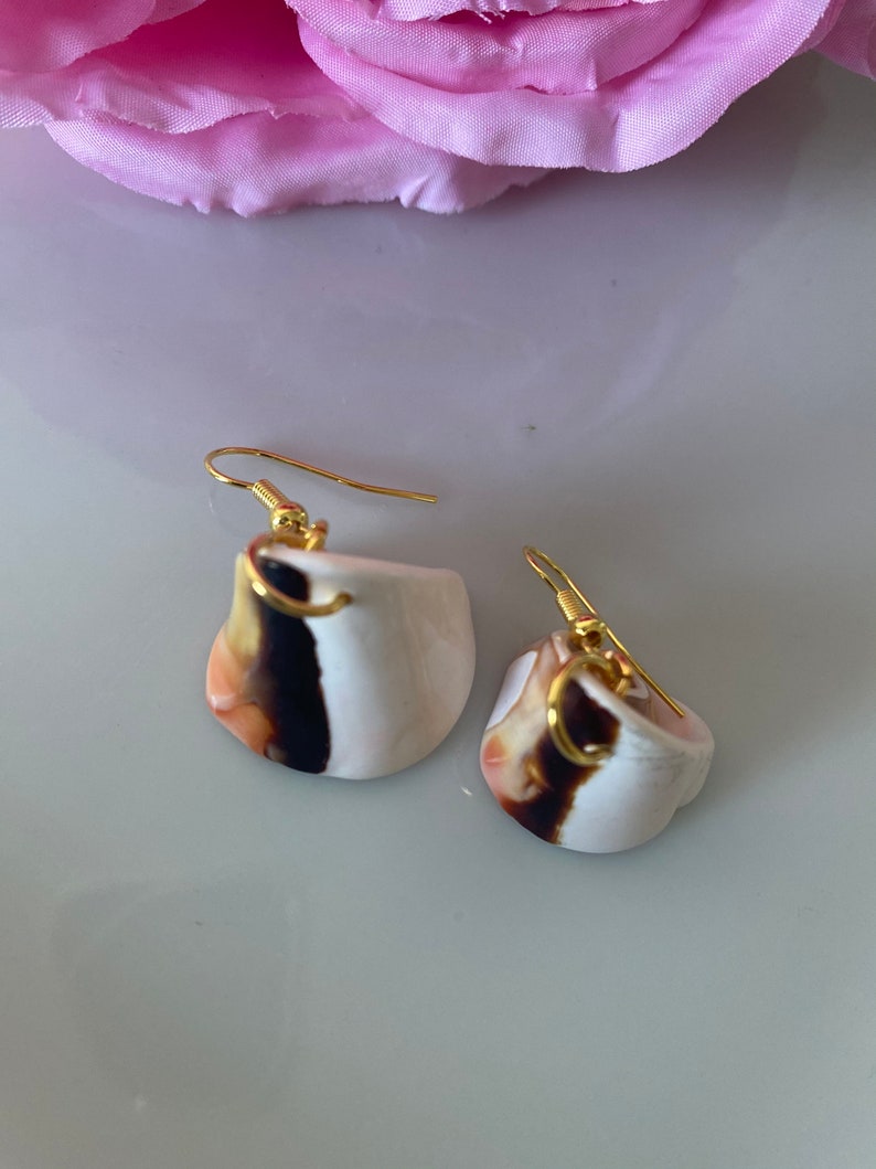 Shell earrings Beach earrings White earrings Sea earrings dangling earrings Dangle Shell earrings Earrings for beach, Clam earrings