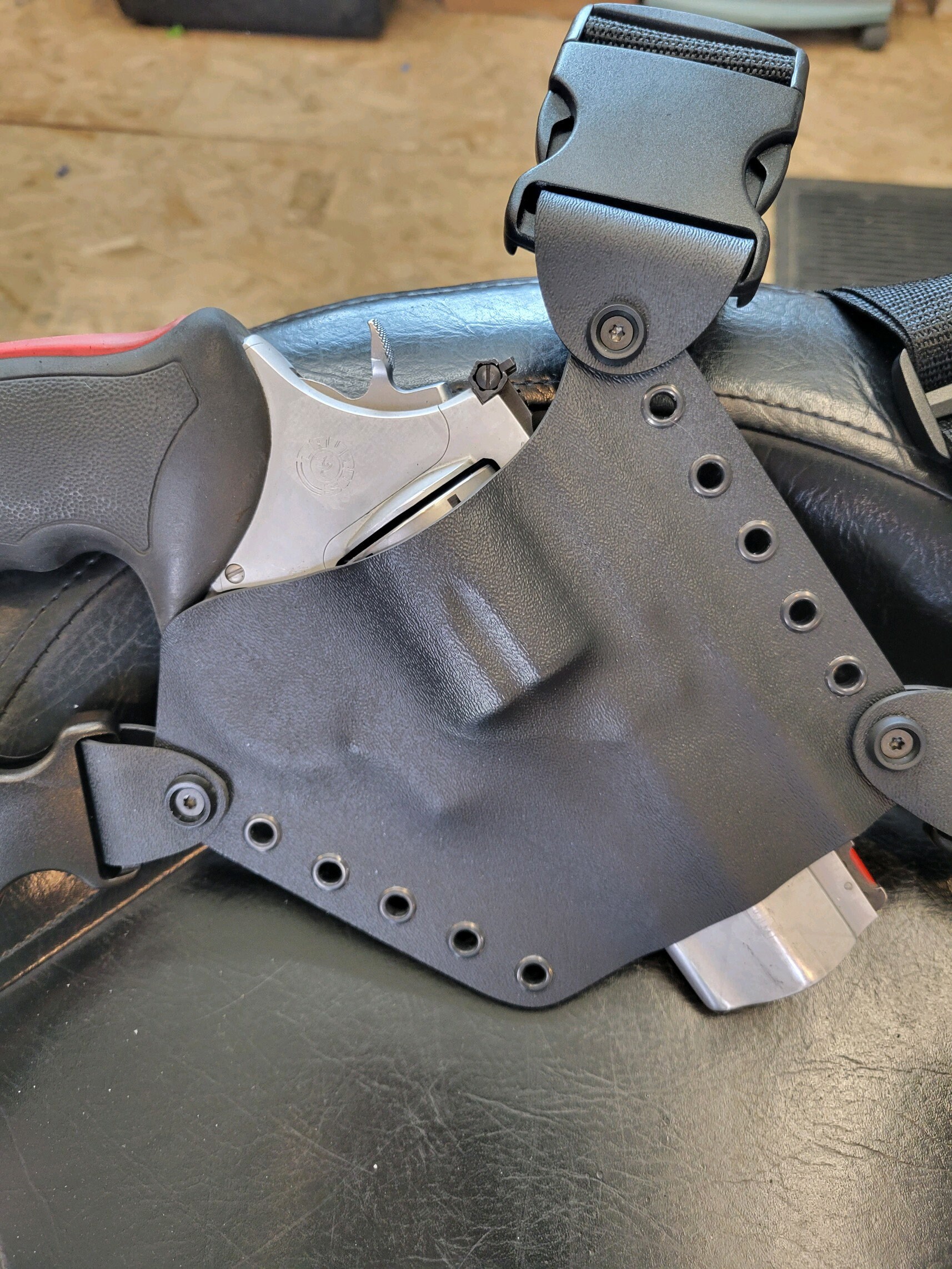 thumbnail interactive-video image 1 of Kydex Chest Holster For Taurus .44 Mag 5-Shot Tracker - Field/Hunting Holster 1 of 5