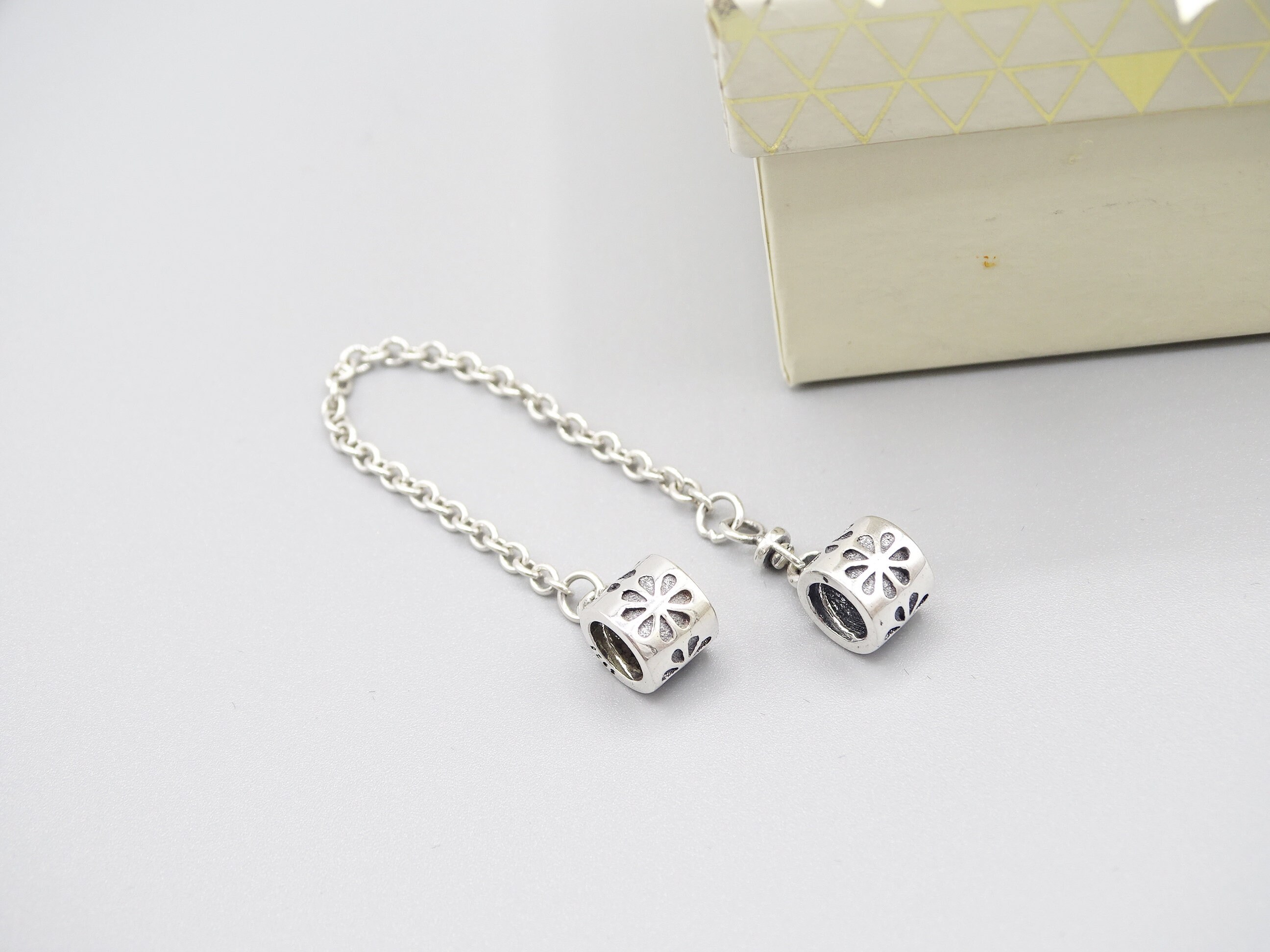 Encanto de la cadena de seguridad para las pulseras de Etsy