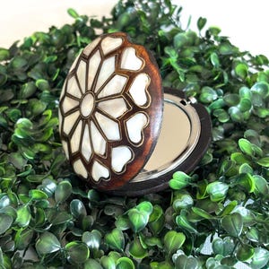 Espejo de maquillaje de madera de nogal con incrustaciones de nácar, espejo portátil hecho a mano, el mejor regalo vintage para ella, mujeres, niñas, maestras, madres, cumpleaños.