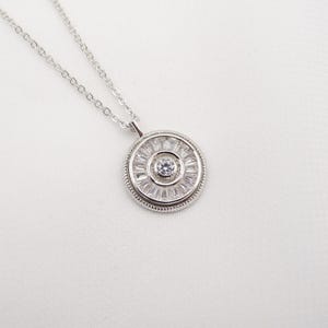 Halsband med hänge i 925 sterlingsilver och CZ-diamant: Elegant smyckegåva