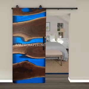 Epoxidharz Nussbaum Scheunentor: Moderner Farmhaus-Stil