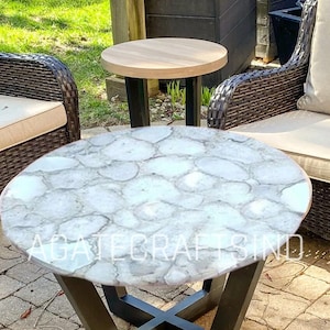 Weißer Achat runder Couchtisch - luxuriöse Kristall-Edelstein-Tischplatte für Wohnzimmer, handgefertigte Achat-Möbel & Einweihungsgeschenk