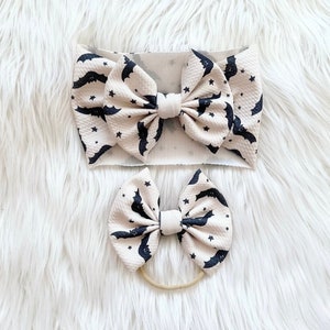 Halloween Bats Baby Bow, Bow on Nylon, Bow Headwrap, Bow on Clip, Pigtail Bows, Bow Headband, Fall Bow, Halloween Bow, Baby Bow, Bat Bow