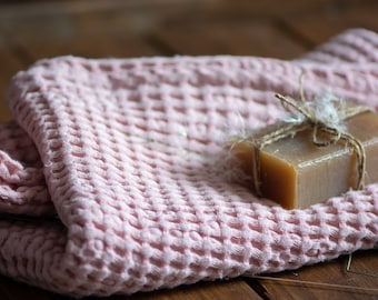 Linen Waffle Bath Towel in Pink, Natural Linen Hand Towel, Bath Towel, Sauna Towel, Available in different sizes. Colors: Violet, Mint, Pink