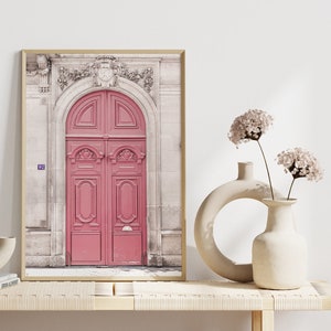 Impression de porte rose de Paris, architecture française de Paris, photo de porte rose, impression d'art français, affiche rose de Paris, décoration de chambre d'appartement parisien