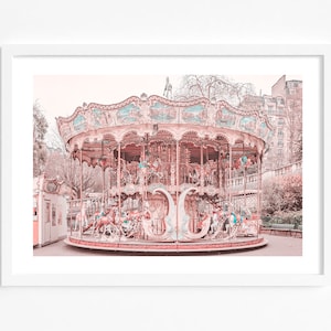 Impression carrousel rose de Paris, photographie Merry go round, carrousel de Paris au Sacré Cœur, affiche parisienne vintage aux tons roses, décoration de crèche pour filles