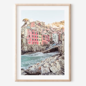 Impression d'art côtière des Cinque Terre de Riomaggiore, art mural Italie, cadeau de voyage, Riviera italienne méditerranéenne, décoration d'intérieur en bord de mer des Cinque Terre