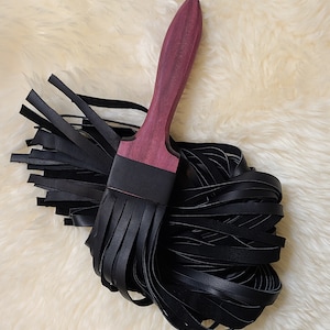 Leather &quot;Paintbrush&quot; Flogger