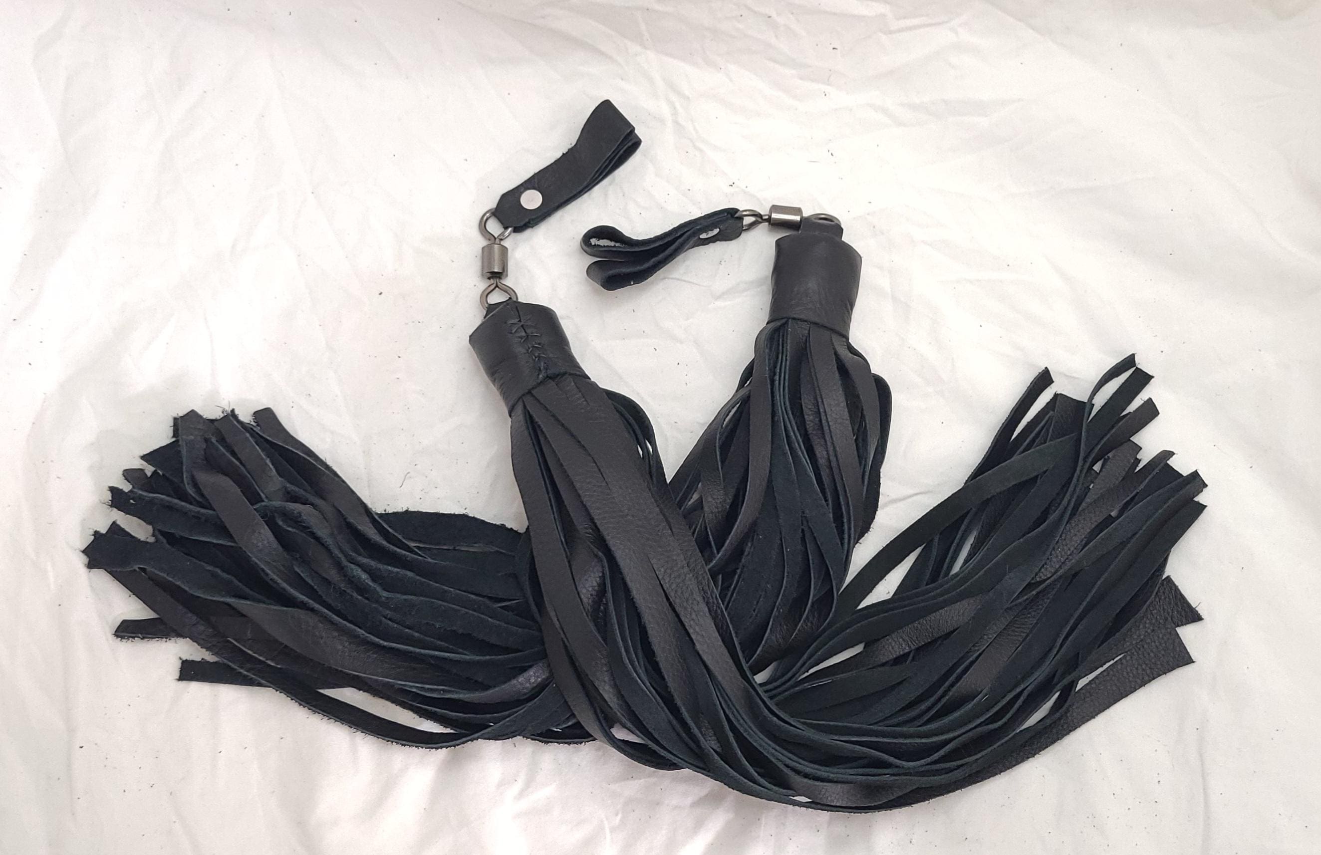 Flogger In Pelle Bovina Nera – 25 Code, Impatto Pesante E Morbido Per Giochi BDSM (Ardour Crafts FL-090-B)