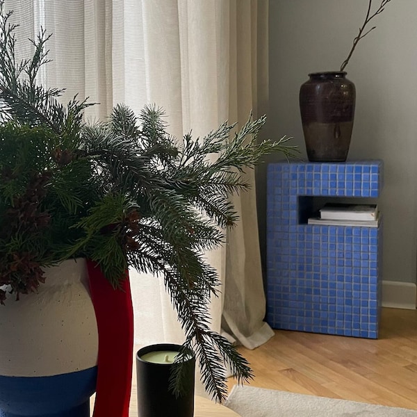 Półka nocna, półka z płytek, meble designerskie, stolik boczny, stolik kawowy, stolik na książki