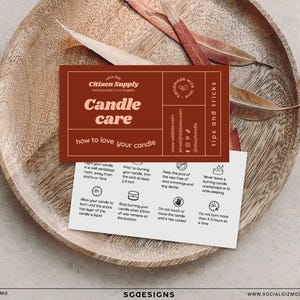 Plantilla de tarjeta de cuidado de velas retro, inserto editable para velas en Canva, tarjeta de empaque divertida para negocios de velas 091