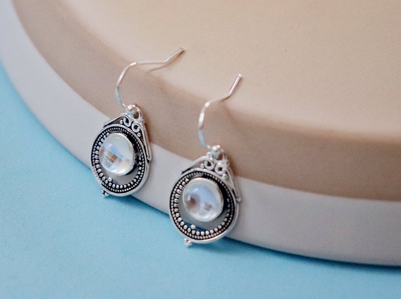925 SILVER FILLED ROUND CREAMY MOONSTONE HOOK EARRINGS 925 SILVER FILLED ROUND CREAMY MOONSTONE HOOK EARRINGS