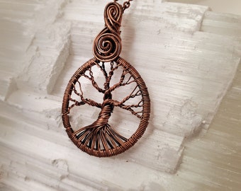 Baum des Lebens gehämmert Kupfer Anhänger | Intuitiver Schmuck aus Handarbeit