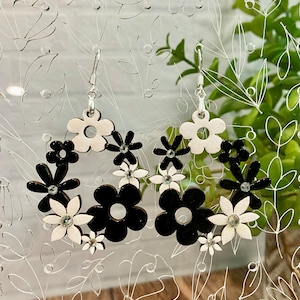 Retro Flower Earrings/Lightweight Earrings/Wood Earrings/Laser Cut Earrings/Black & White Floral Earrings/Dangle Earrings/Handpainted/Mod