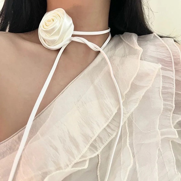 Collier Choker Fleur Rose Beige Rose Satin Noir