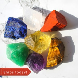 7 Healing Rough Chakra Stone and Crystals Set with Crystal Card, Gift for Spiritual People