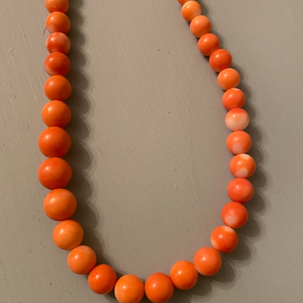 1960’s Natural pink Coral graduated Bead Necklace